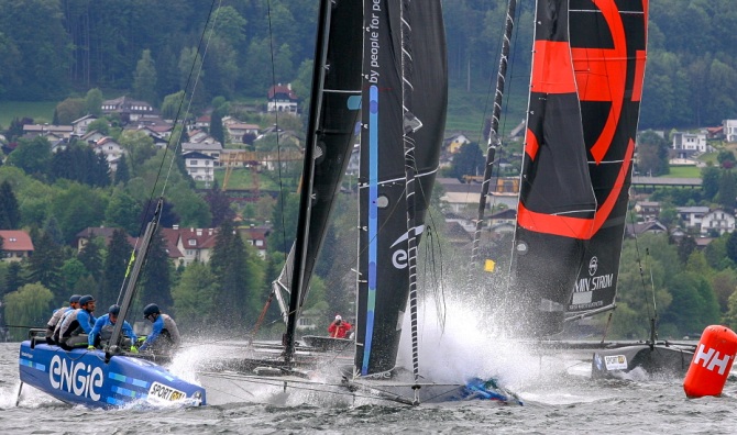 Foil catamarani