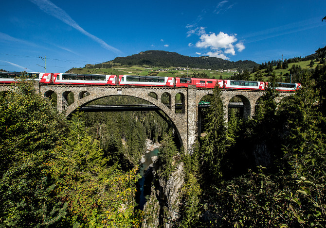 Trenino Rosso Grigioni Svizzera