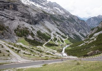 Sliding doors in bici: la storia di Daniele Cantoni e Contador raccontata pedalando da Bormio a Santa Caterina