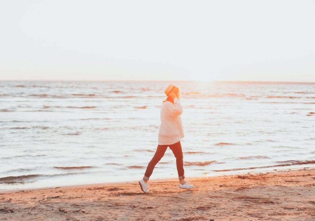 Camminare è una scienza: ecco i benefici, dal dimagrimento alla vita sessuale
