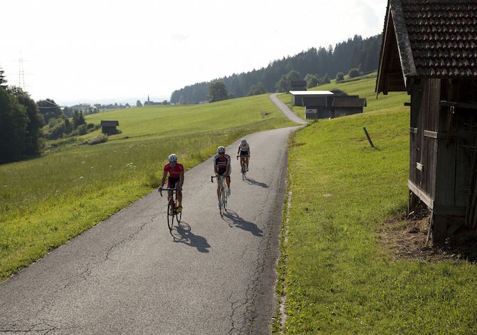 tirolo-Bici-da-corsa-Ranggen-Tirol-Werbung-Oliver-Soulas
