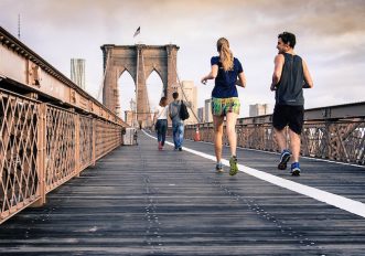 quanto-sport-fare-a-settimana-a-seconda-delleta-la-nuova-guida-delloms