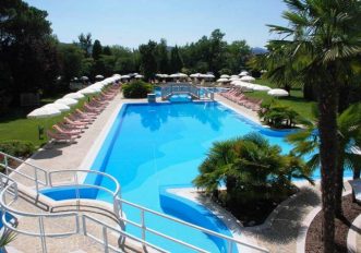 hotel confine su due comuni