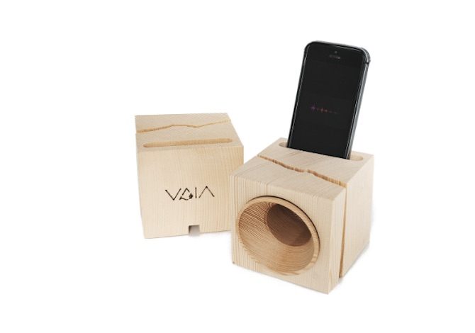 vaia-il-cubo-amplificatore-costruito-con-il-legno-recuperato-da-alberi-caduti