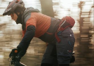 Osprey Seral e Savu, i "marsupi" da mountain bike con serbatoio lombare per l'idratazione