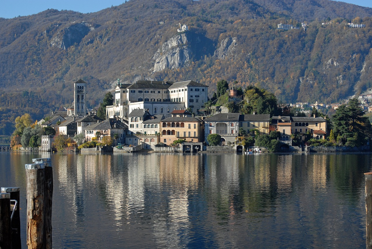 I 10 laghi dove fare il bagno in Piemonte