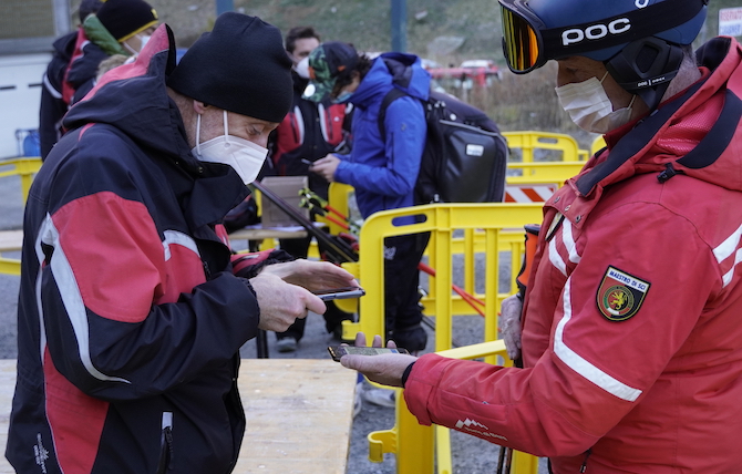 sciare-a-cervinia-riparte-la-stagione-gli-impianti-aperti-green-pass