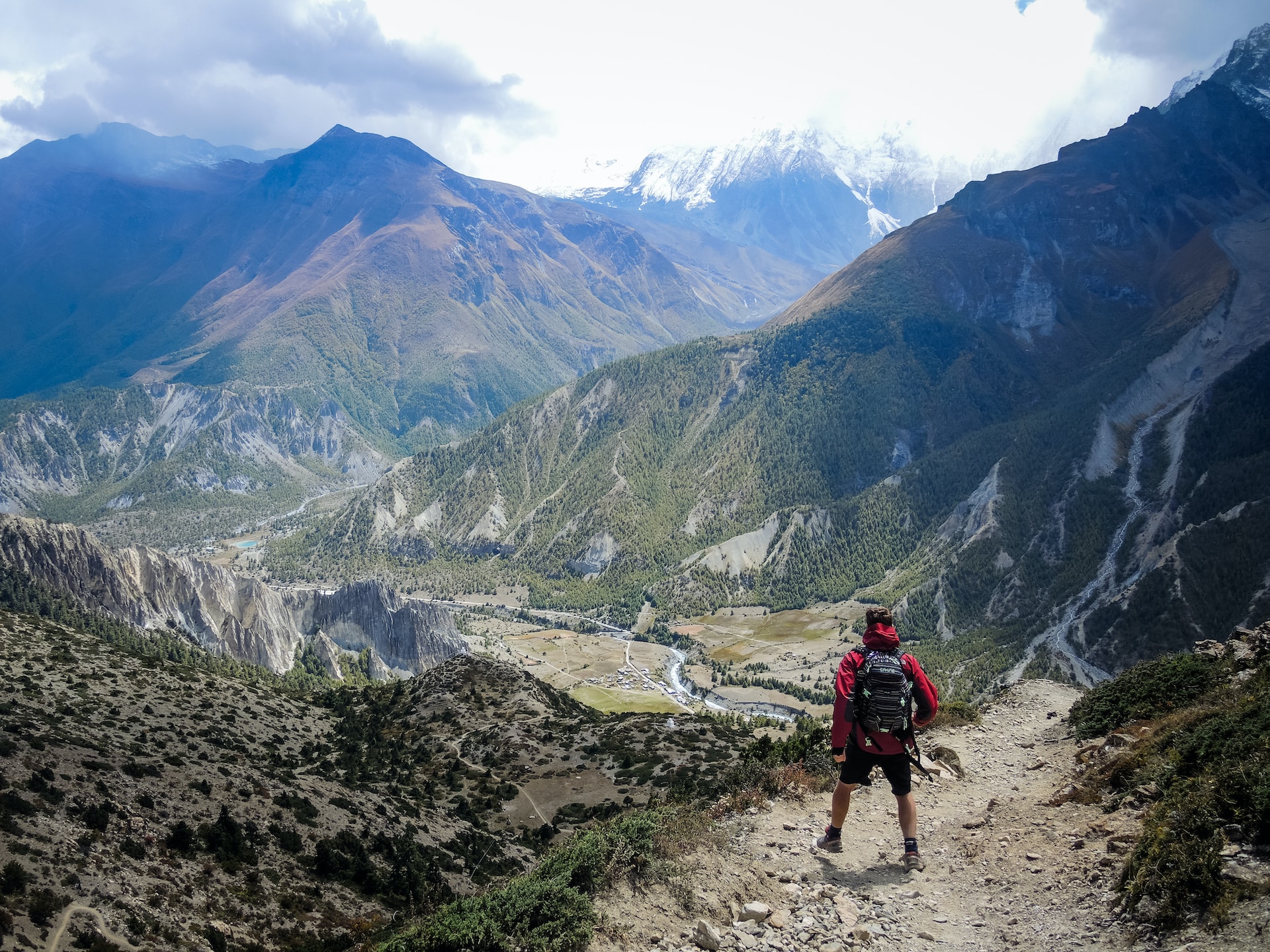 Come vestirsi per andare in montagna d'estate