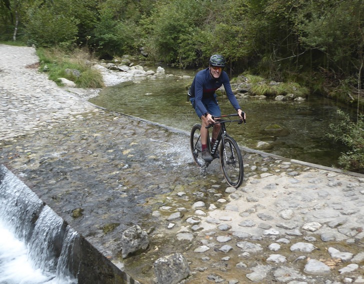 Val Seriana e Val di Scalve, il parco giochi del gravel