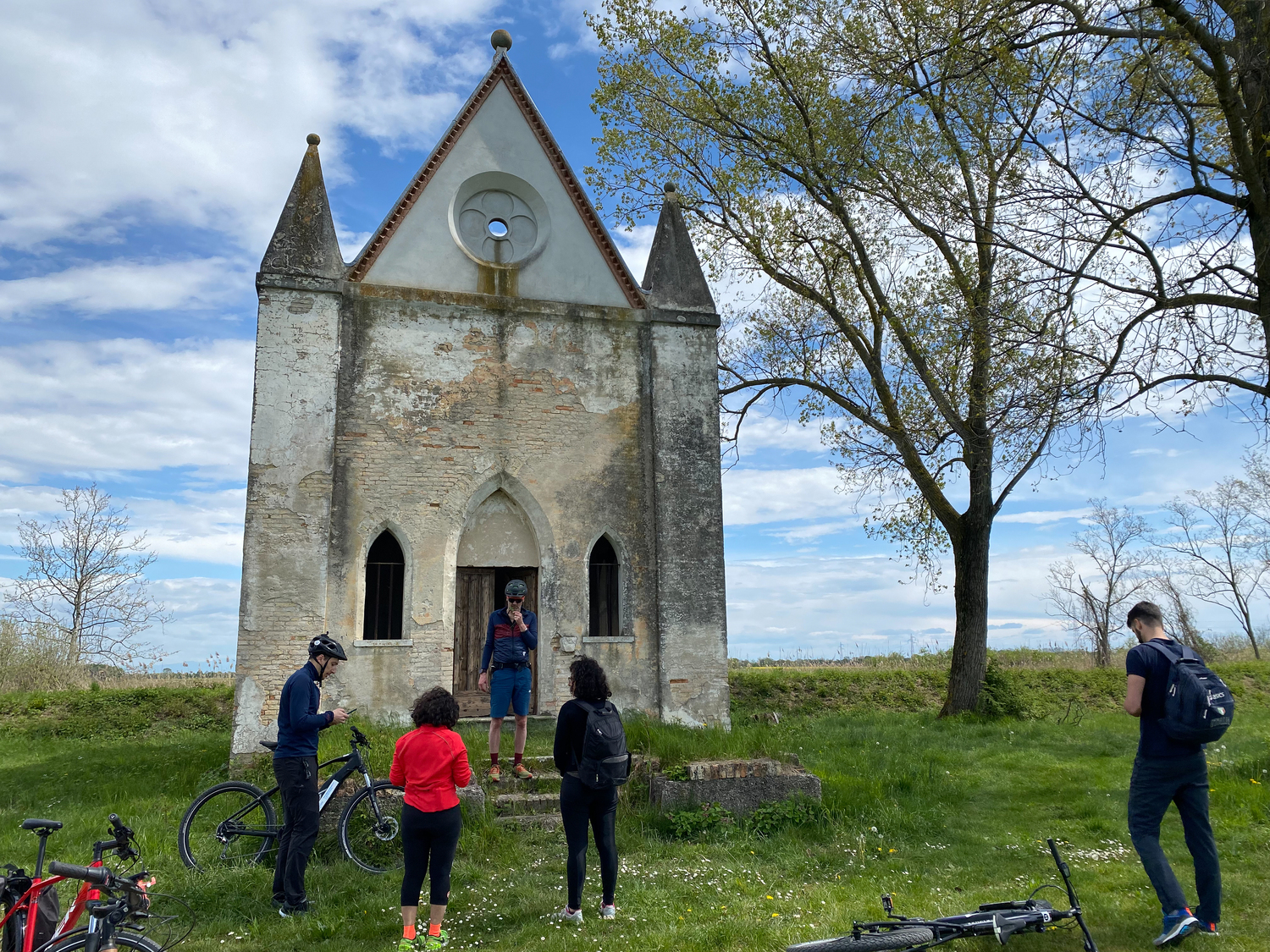 Lignano Sabbiadoro e Laguna di Marano in bicicletta: cicloturismo di là dal fiume e tra gli alberi
