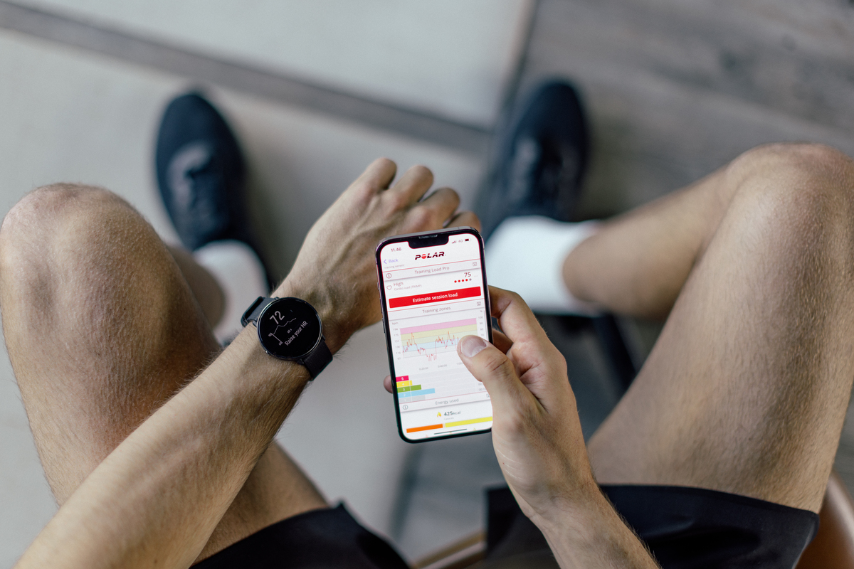 Polar Ignite 3 Titanium, fitness e benessere ultra-resistente e di design