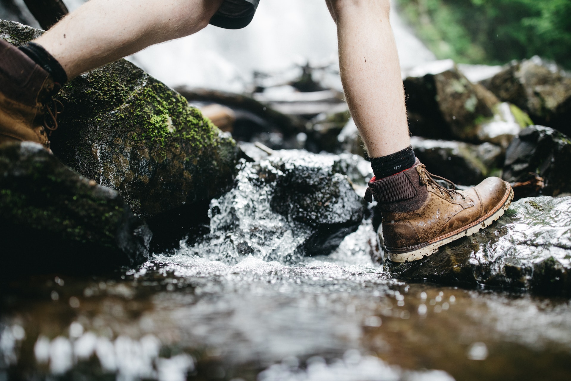Scarponcini da trekking: meglio alti, bassi o mid-cut?