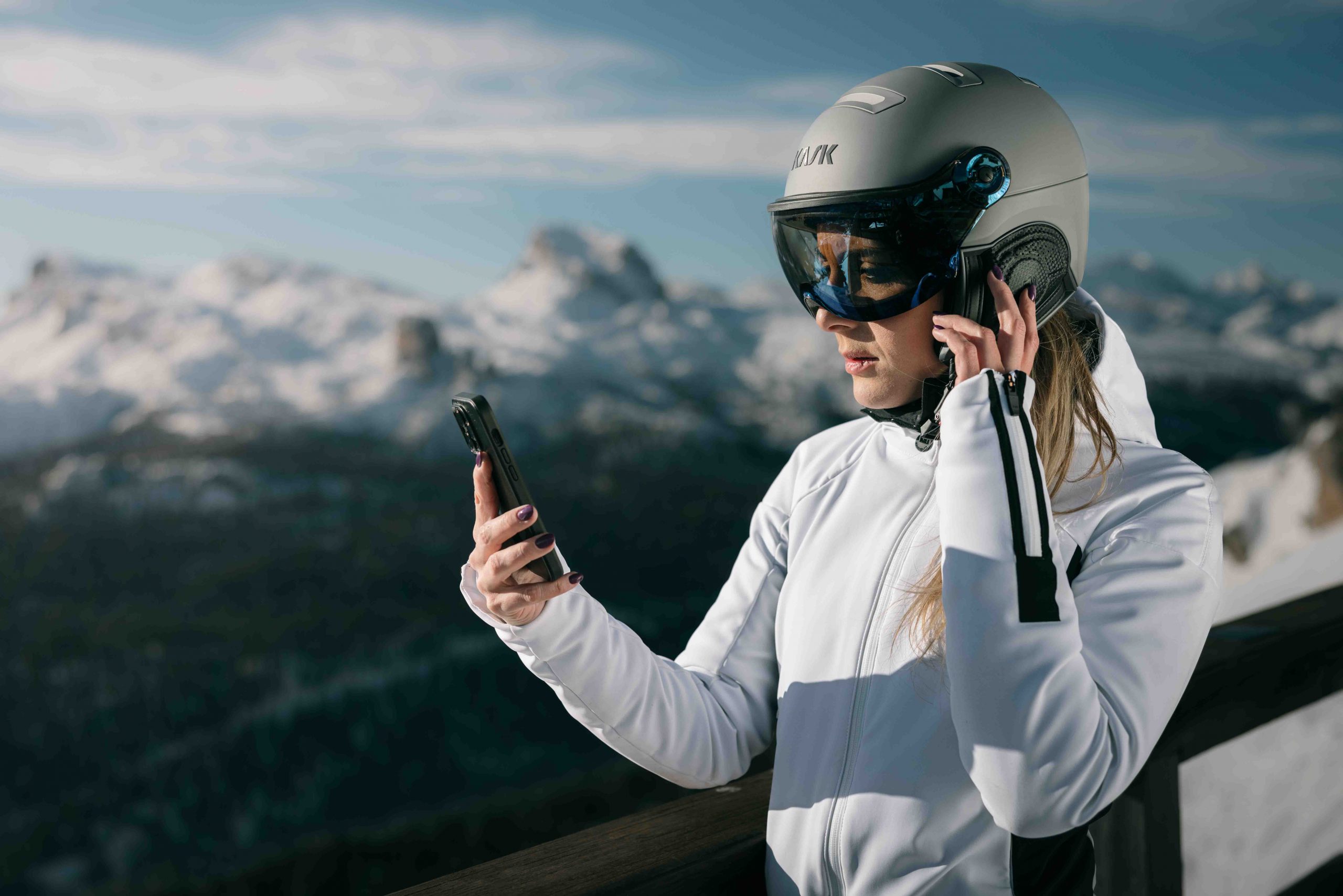 I caschi da sci Piuma-R Vibes hanno il sistema audio integrato a conduzione ossea