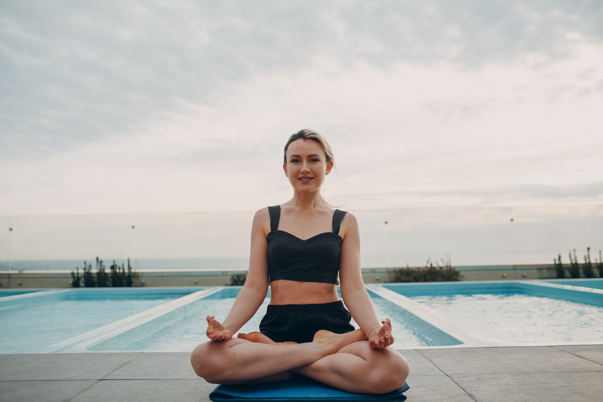 Yoga e nuoto, la combinazione perfetta