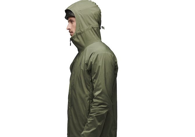 giacca-black-diamond-alpine-start-midlayer-per-fare-escursioni-dappertutto