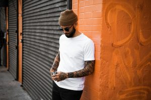 Perché un sacco di gente indossa sempre il berretto?