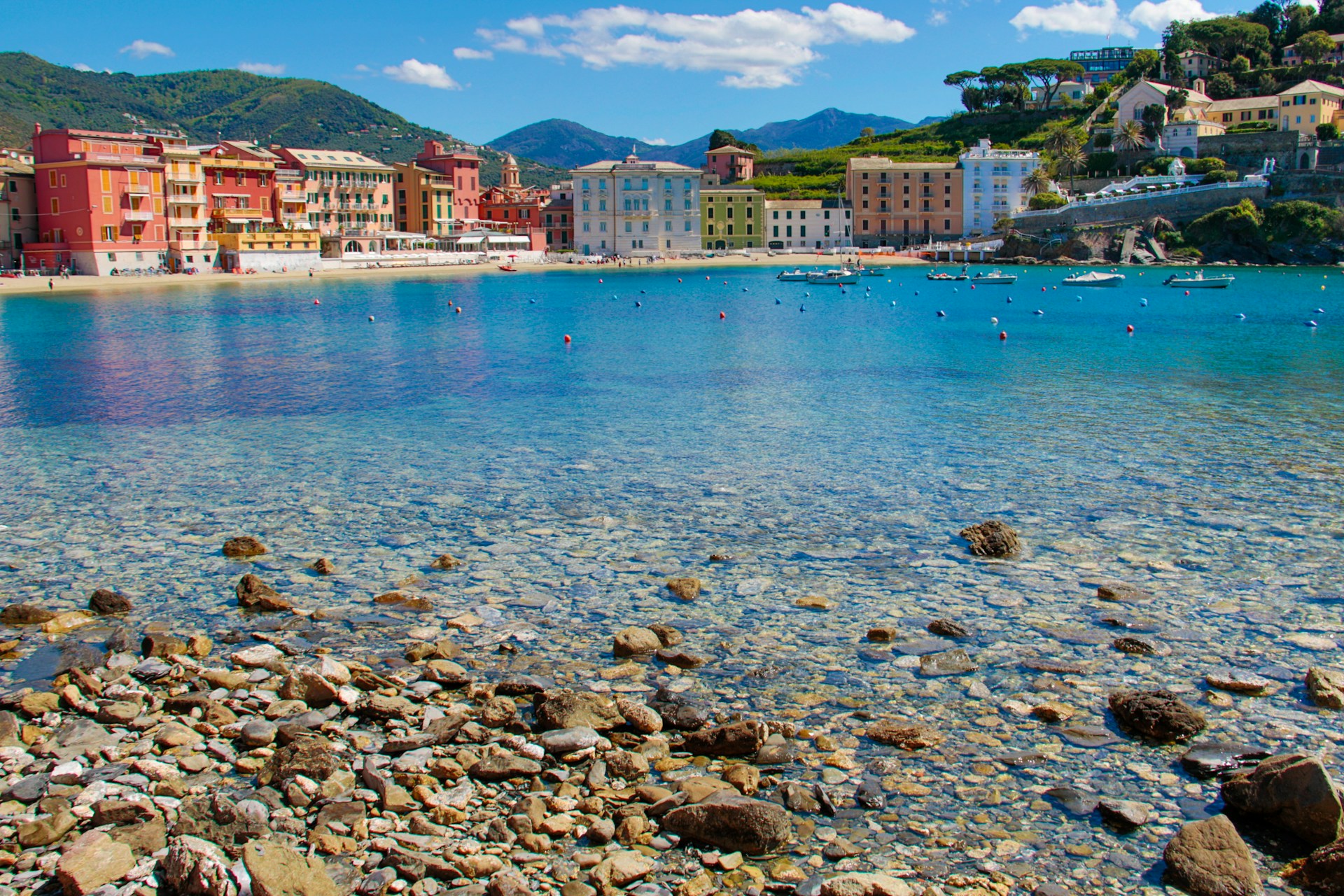 Queste calette nascoste sono le spiagge che devi conoscere in questa zona della Liguria