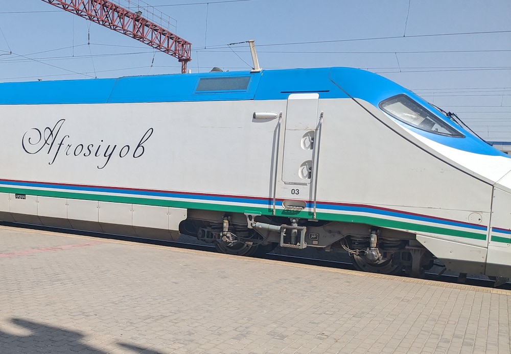 uzbekistan-treno