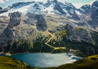 Lago di Fedaia in autunno