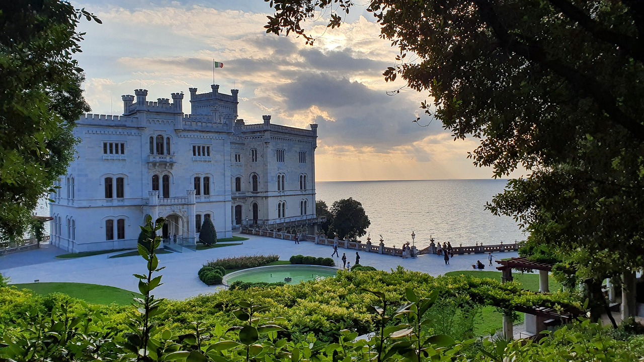 Castello di Miramare, autunno