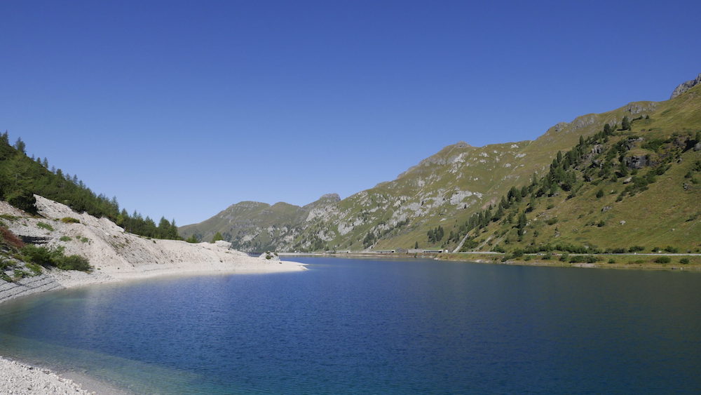 lago-fedaia-dolomiti