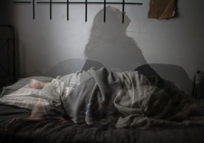 Se sei donna e hai circa 50 anni, probabilmente soffri di insonnia cronica (e non lo sai)