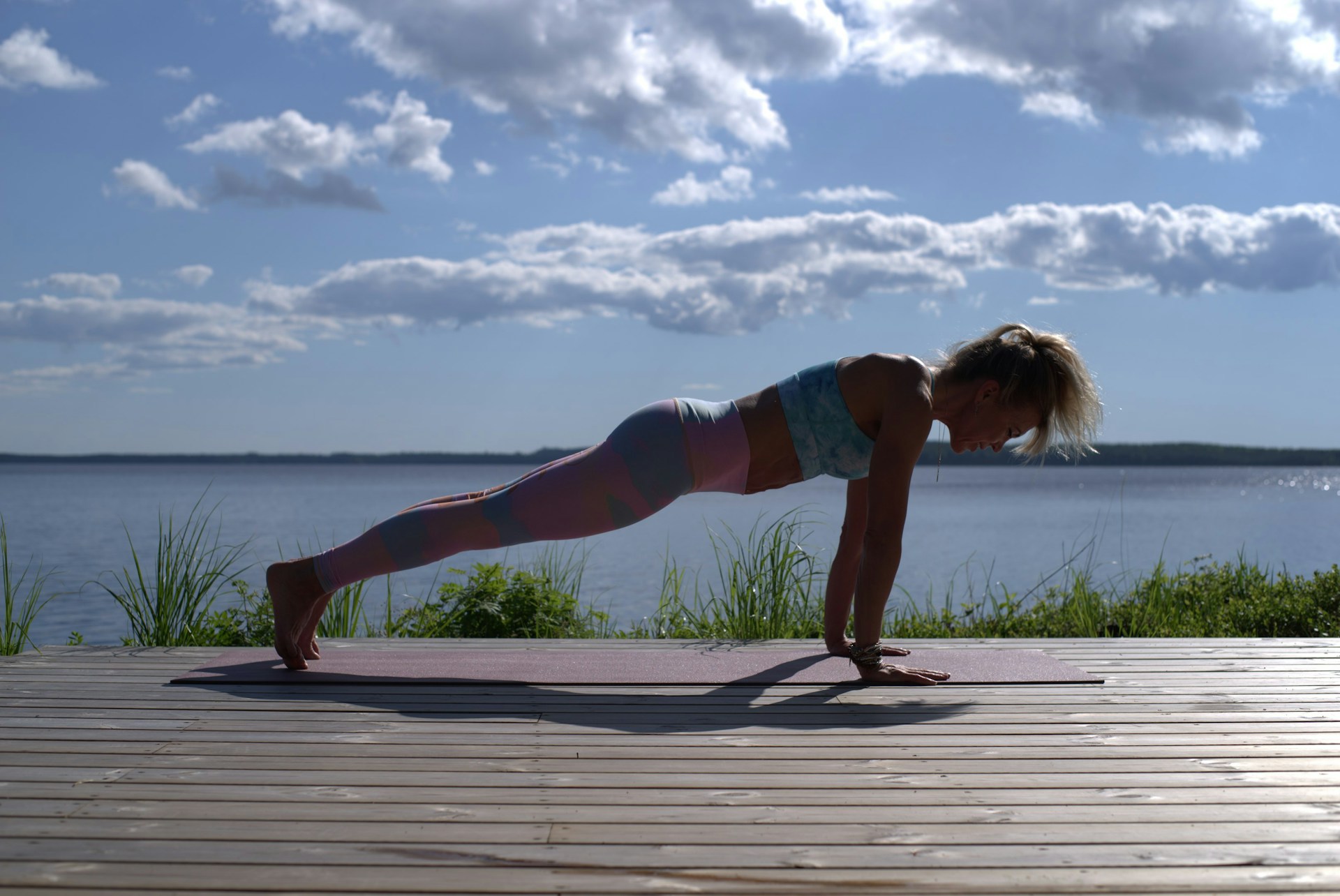 Glutei tonici e definiti? Puoi averli anche senza pesi