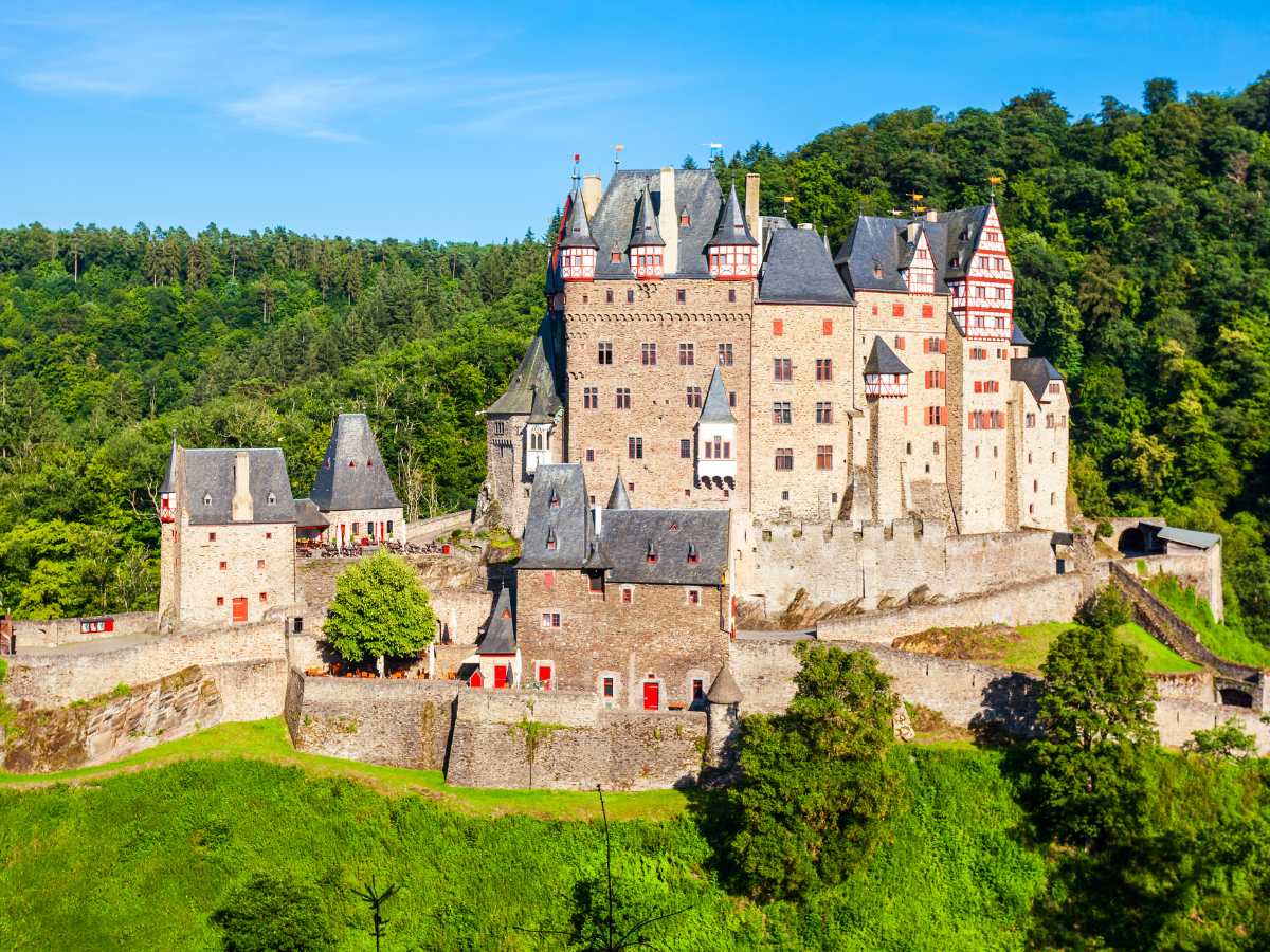 Eltz Castle, Germania