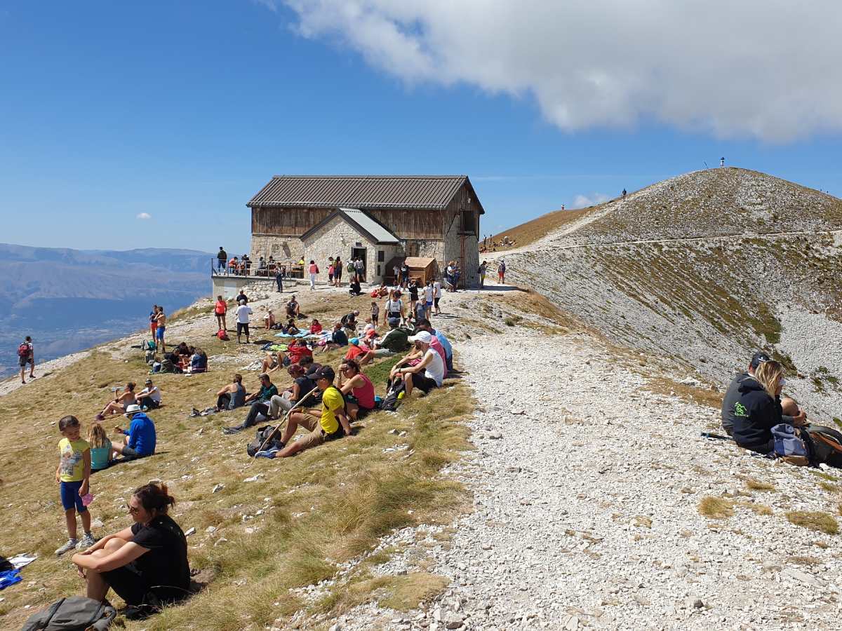 Il Rifugio Duca degli Abruzzi, Emilia