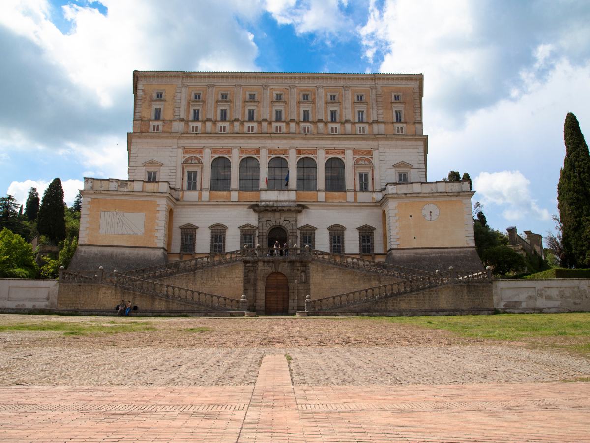Facciata di Palazzo Farnese a Caprarola