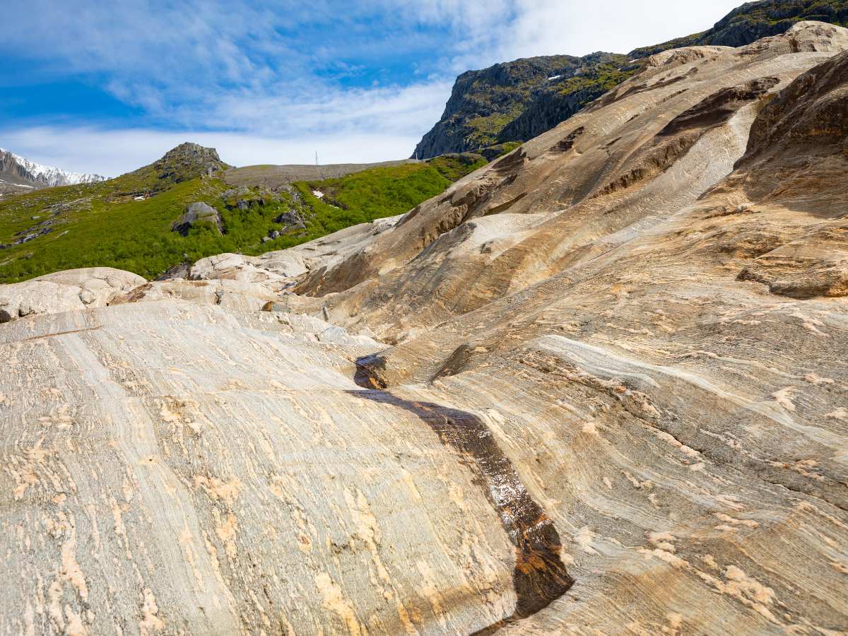 Formazioni rocciose millenarie dello Svartisen