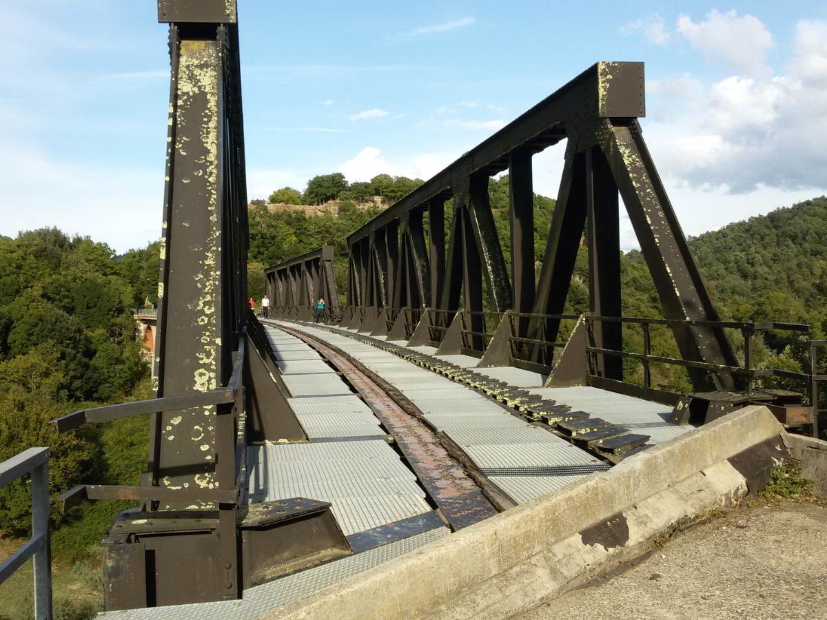 Ponte abbandonato sul fiume Mignone