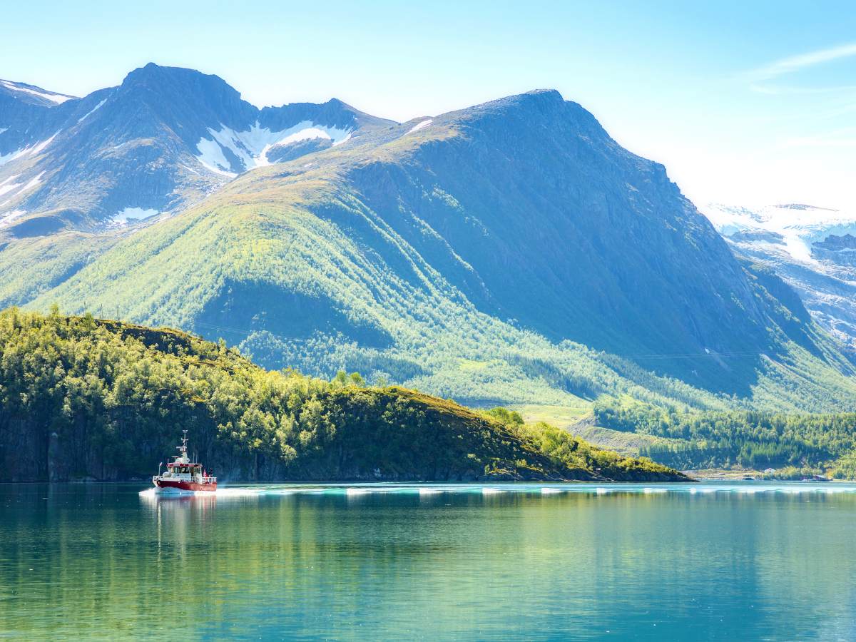 Traghetto per Svartisen, Norvegia