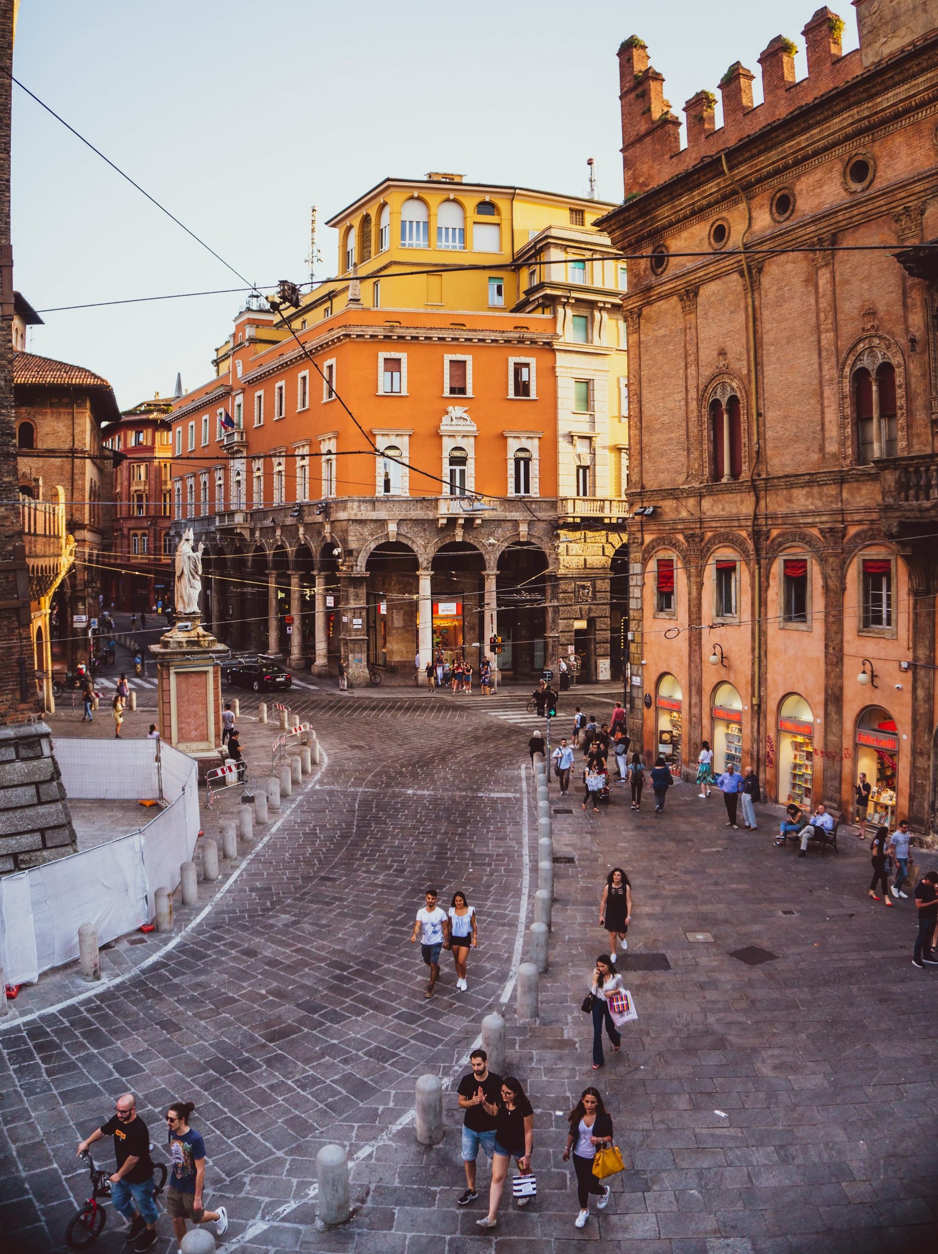 Le 7 città italiane più belle da scoprire a piedi