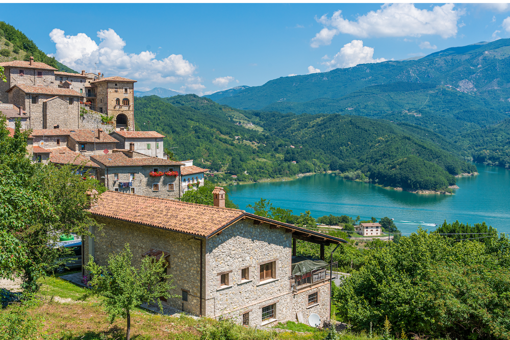 lago-del-salto-borghi