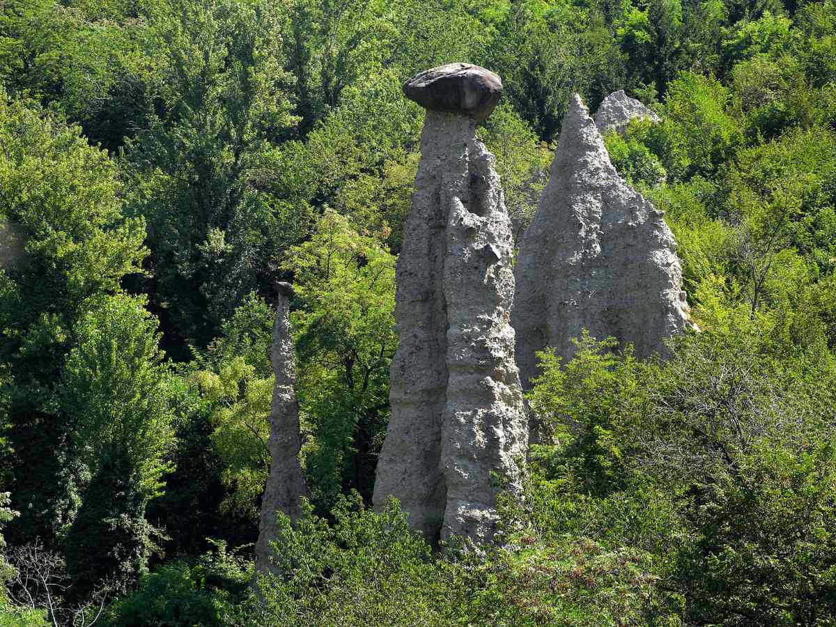 Ombrello naturale delle Piramidi di Zone