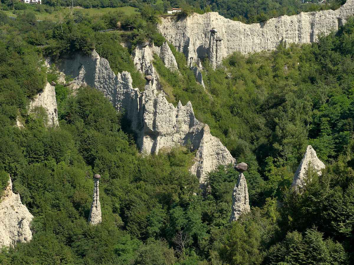 Le straordinarie Piramidi di Zone in Lombardia