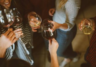 Il vino rosso abbassa il colesterolo