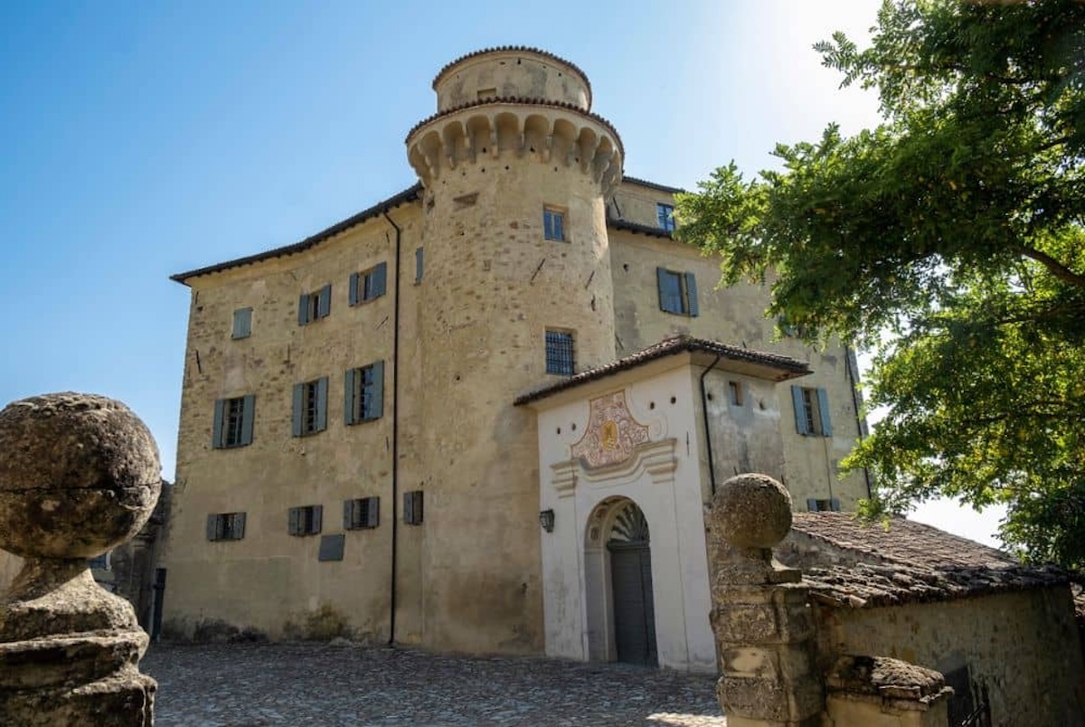 val-borbera-castello-borgo-adorno