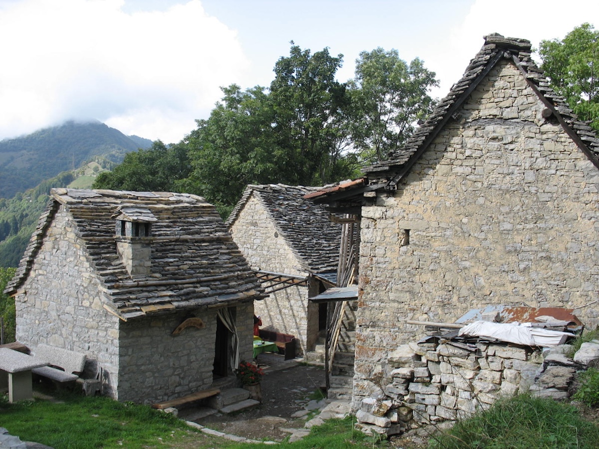 Comune-di-Morterone_nulcei-rurali-3
