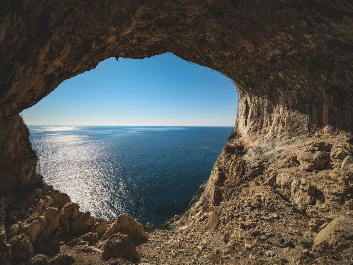 Il mare visto dalla Grotta di Nettuno