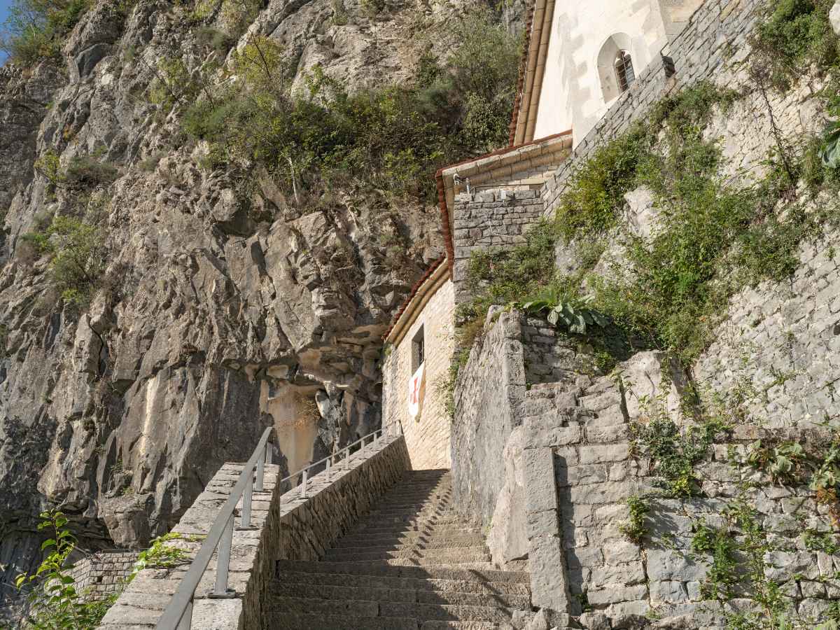 Scala per la Grotta di San Giovanni d'Antro