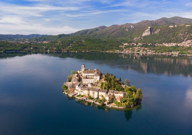 Orta-San-Giulio-iso9la-lago-maggiore-piemonte