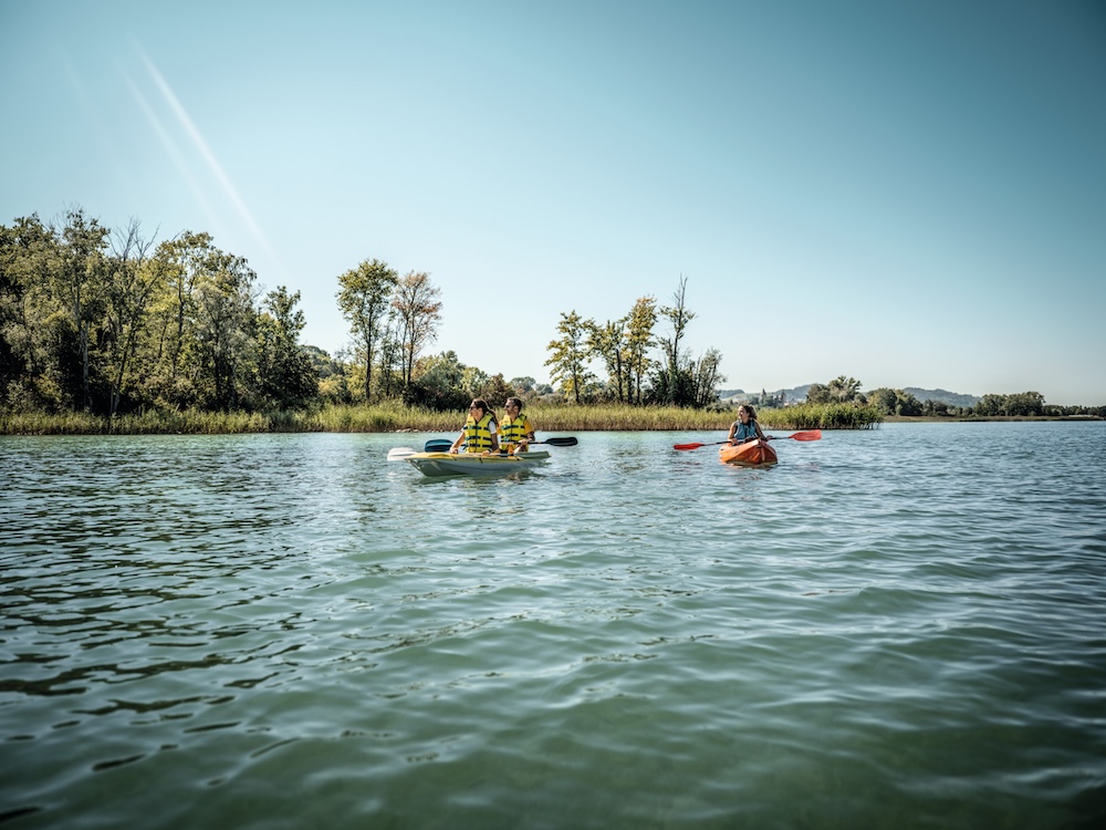 Grande-Cariçaie-palude-svizzera-parco-lago-canoa