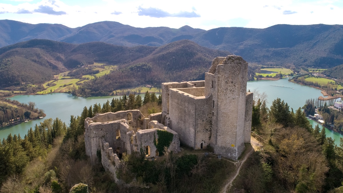 lago-piediluco-umbria-leggende-rocca