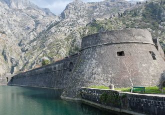 torre-campana-kotor-montanagro