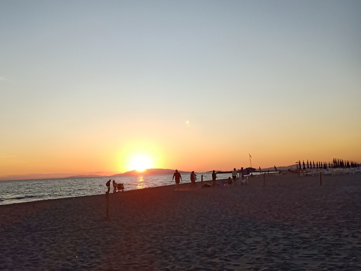 Tramonto di Montalto Marina sul Monte Argentario