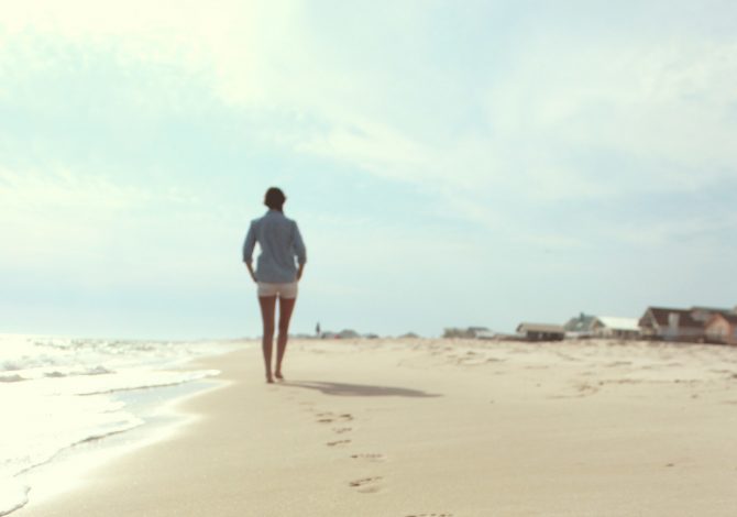 Camminare in spiaggia