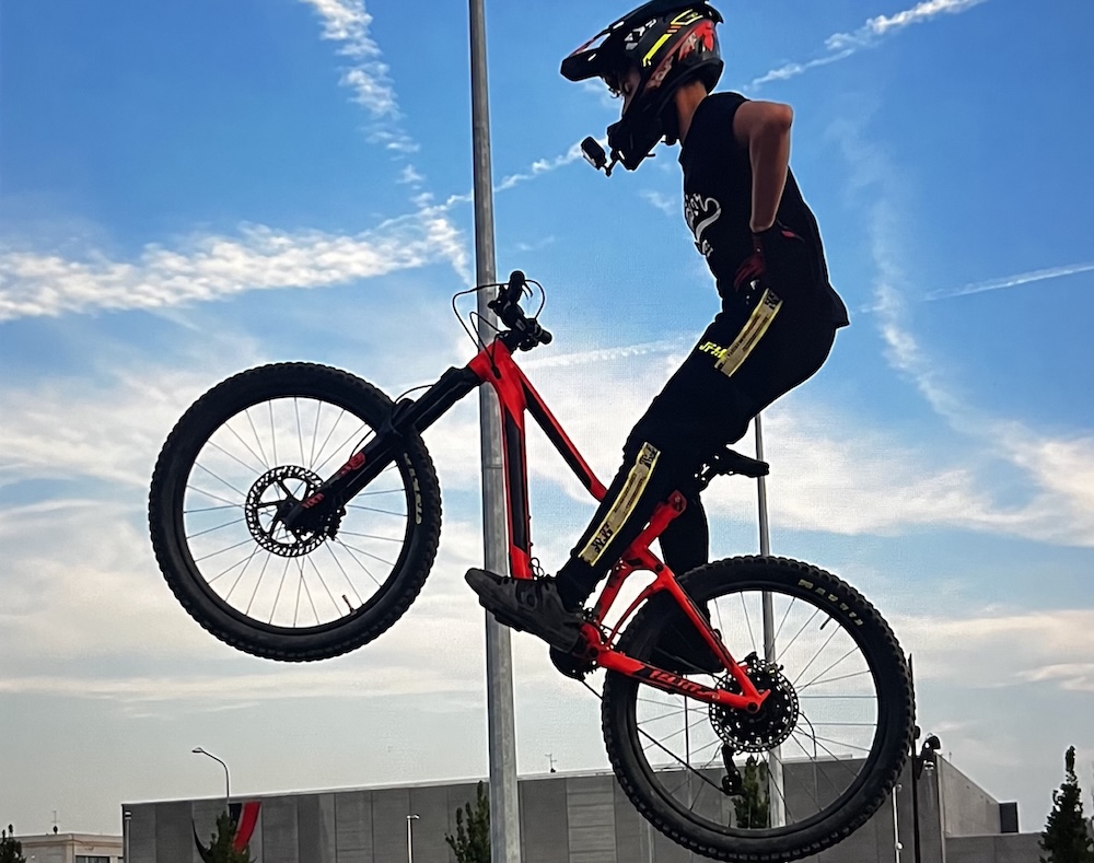 andrea-calvo-bikeclab-salto-mtb
