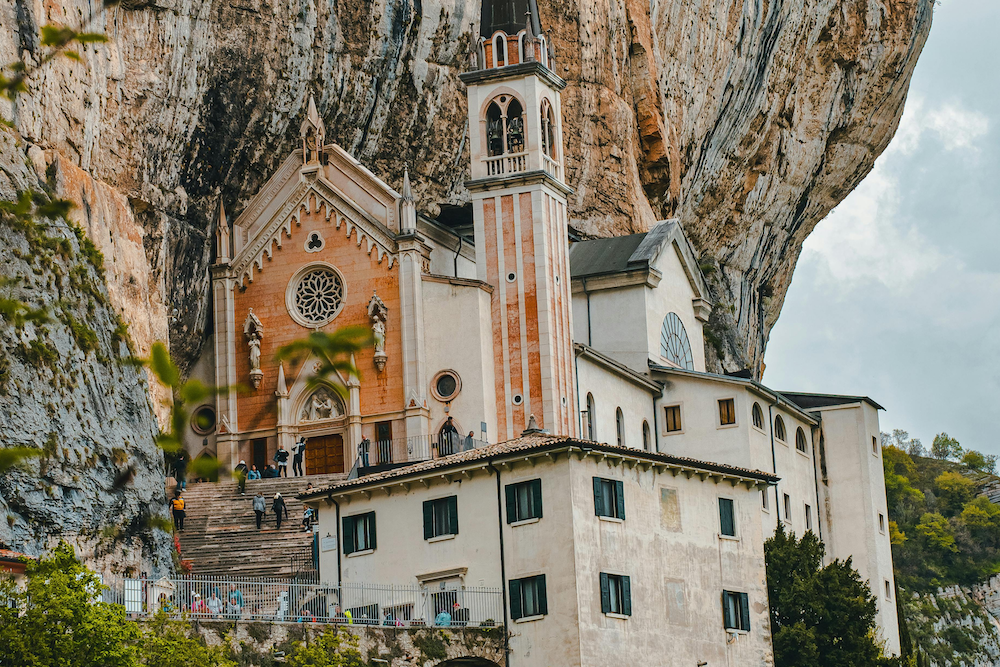 Santuario della Madonna della Corona COME ARRIVARE